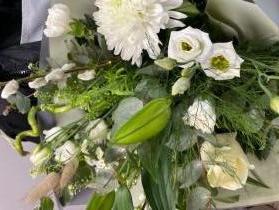 Natural Whites Bouquet
